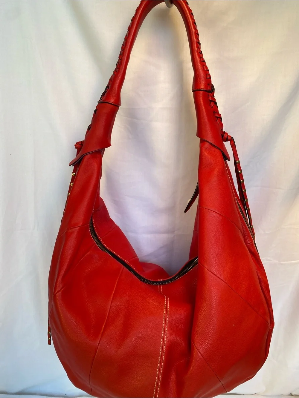 orYANY curved slouch